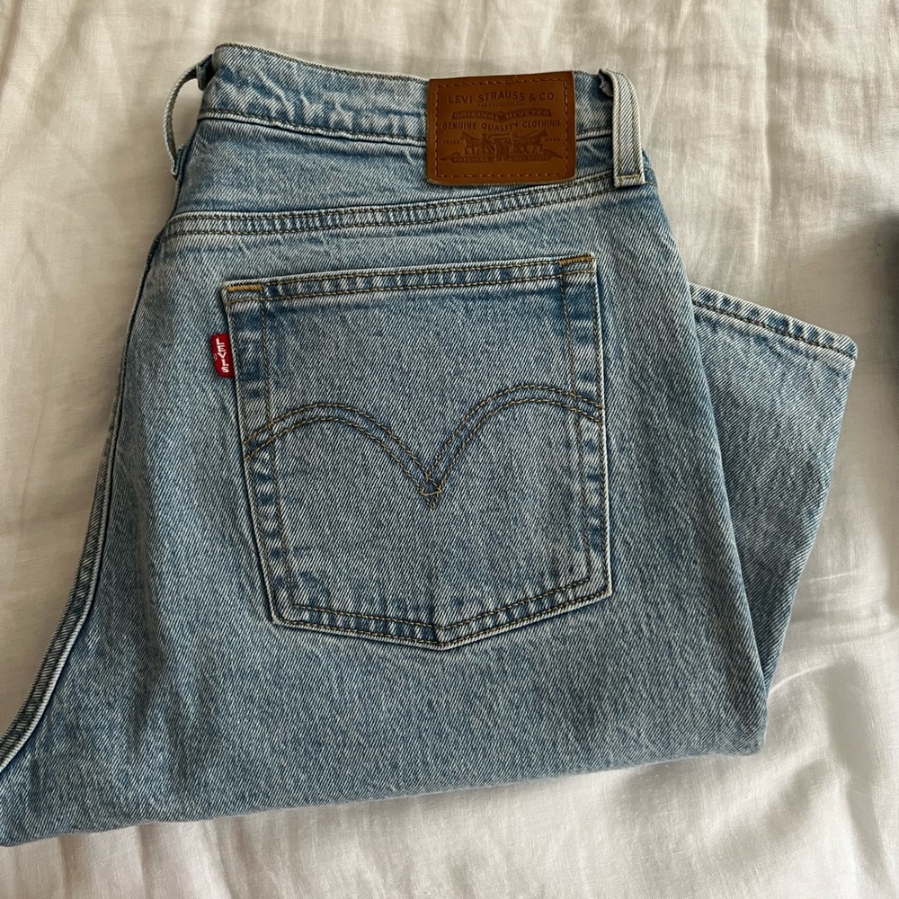 Levi’s Wedgie Fit Denim